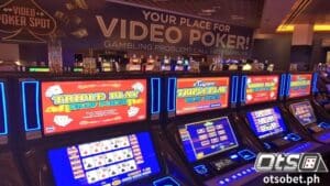 Ang video poker ay isang variation ng online poker na nagmula sa limang card draw poker. Maaari mo ring tuklasin ang iba't ibang uri ng video poker.